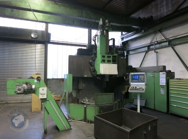 TOS Hulín SKQ 12 CNC