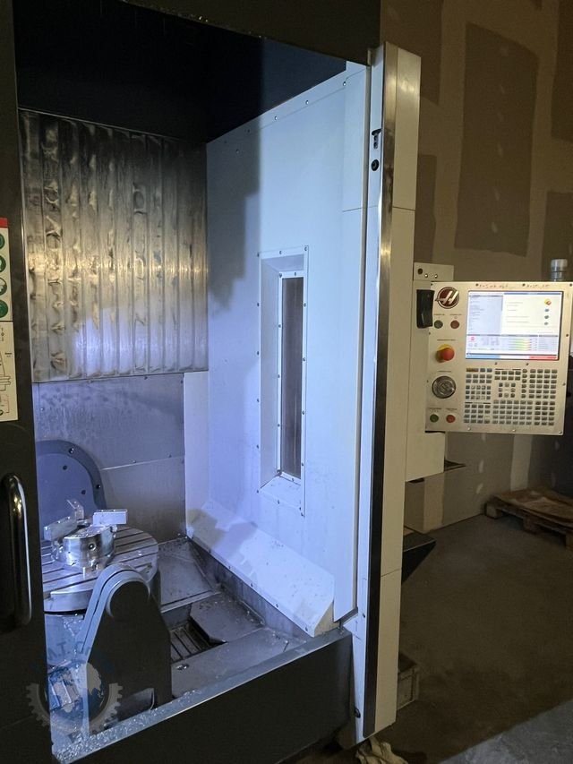HAAS UMC-750